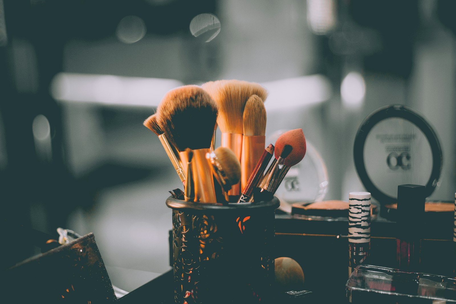Soft lash and brow studio atmosphere
